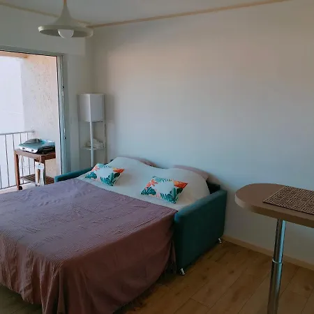 Six Fours Les Plages - Le Brusc - Vue Mer, Climatise Apartment