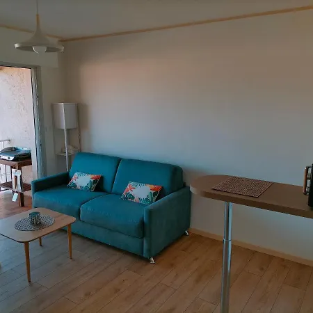 Six Fours Les Plages - Le Brusc - Vue Mer, Climatise Apartment